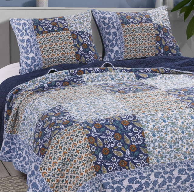 3 Piece Cotton King Size Quilt Set with Leaf Print, Blue and White