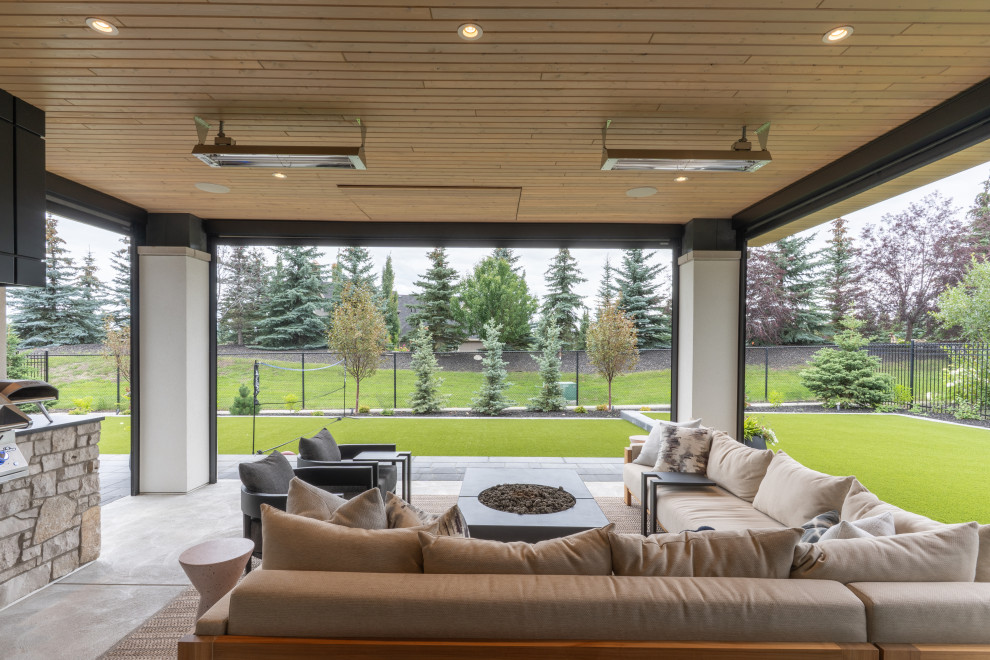 Home design - transitional home design idea in Calgary