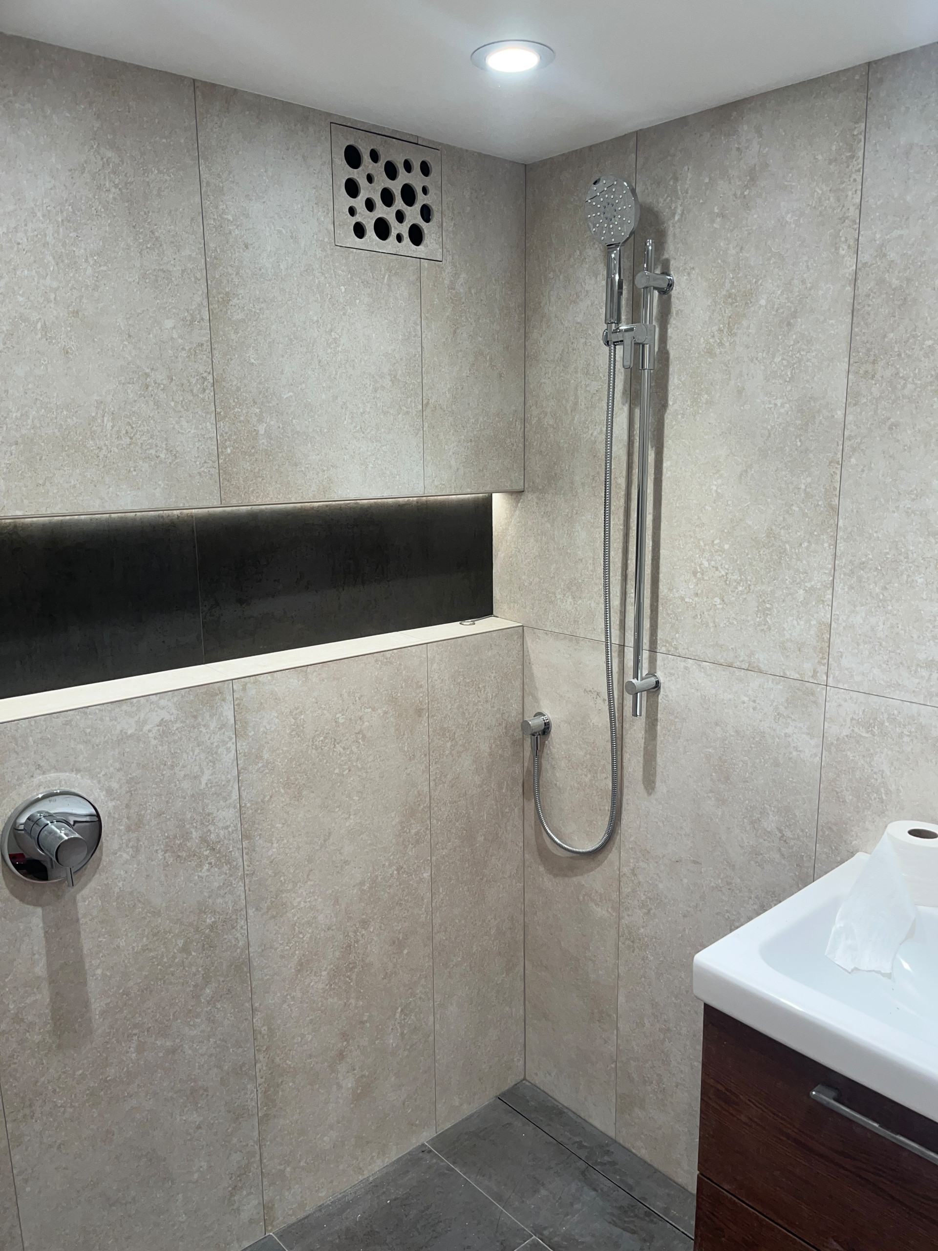 West End walking shower