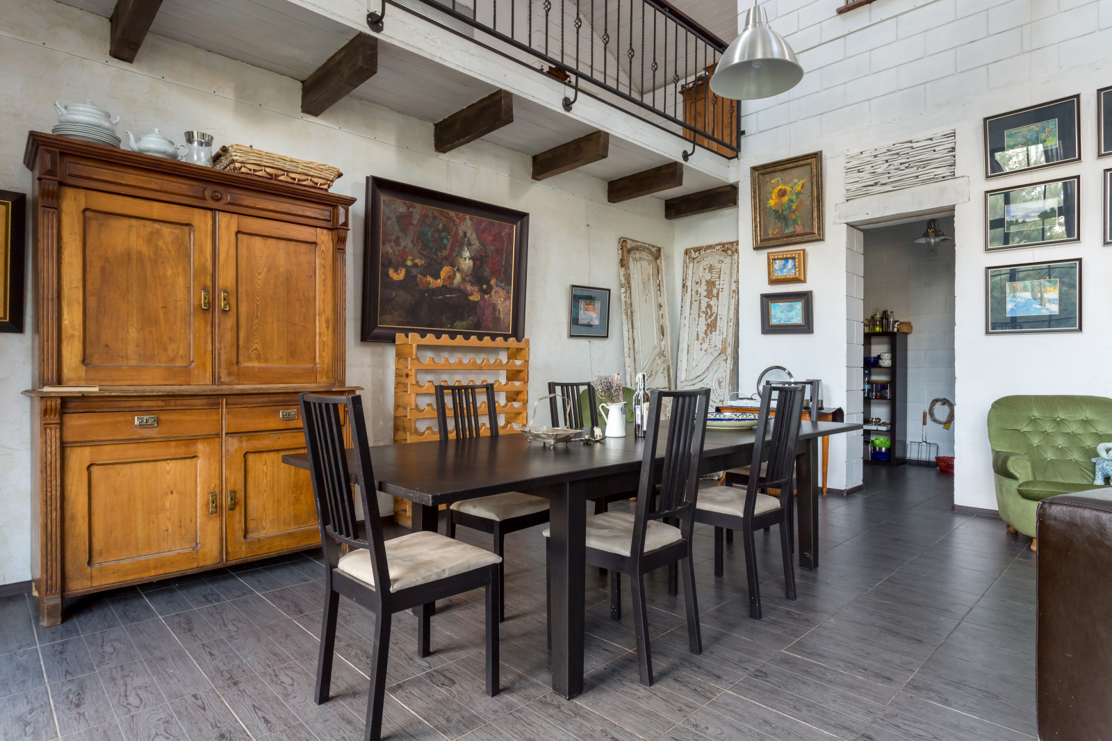 В гостях: Дом художника в деревне Грязь