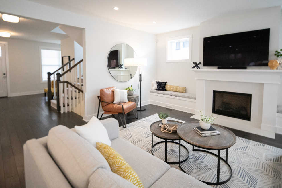 Home design - transitional home design idea in Detroit