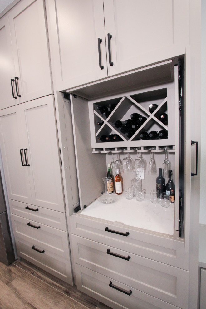 Home design - transitional home design idea in Austin