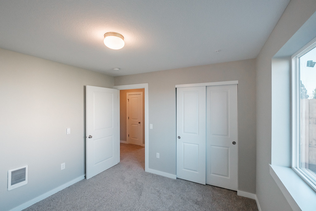 Plymouth Hills Apartments