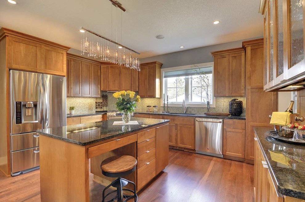 Inspiration for a transitional kitchen remodel in Minneapolis