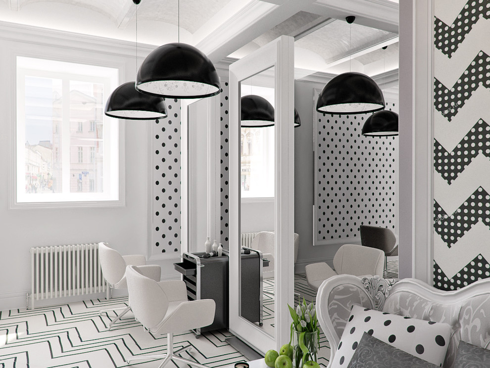 Салон Красоты с орнаментом застывшим на старых стенах