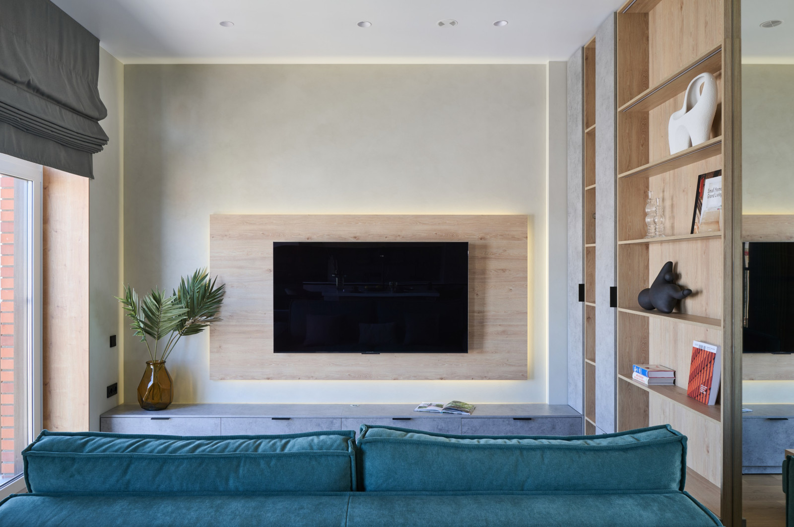 Светлая двухкомнатная квартира 60 кв.м. с панорамными окнами