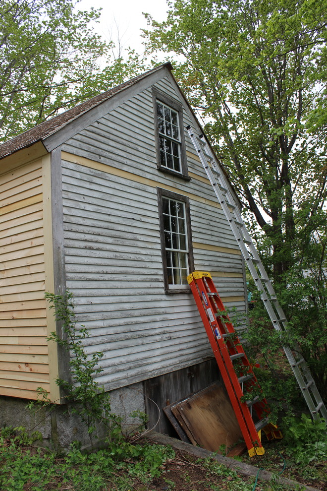 Home design - rustic home design idea in Boston