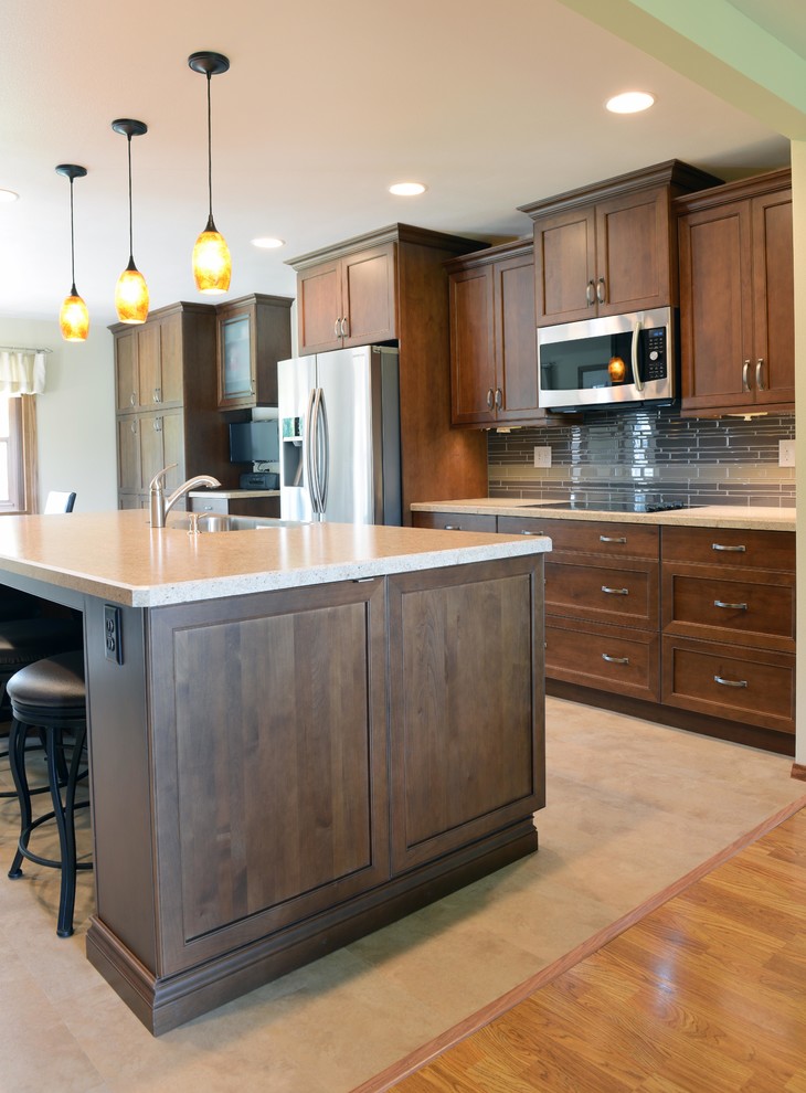 Kitchen - transitional kitchen idea