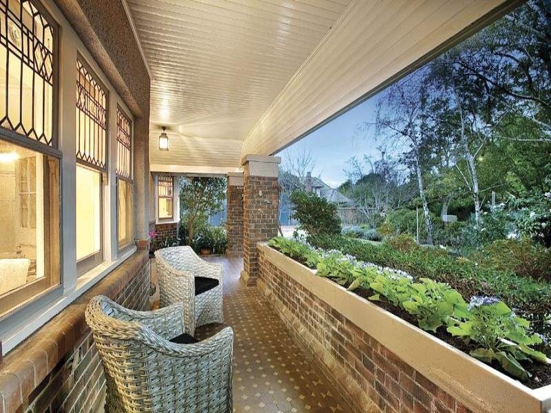 Inspiration for a traditional verandah in Melbourne.