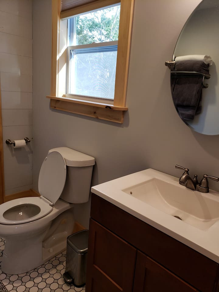 Bathroom - rustic bathroom idea