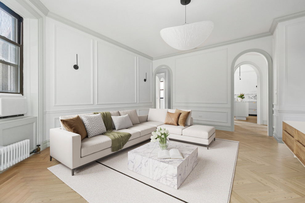 Foto de salón cerrado contemporáneo grande sin chimenea con paredes blancas, suelo de madera clara, televisor colgado en la pared y suelo beige
