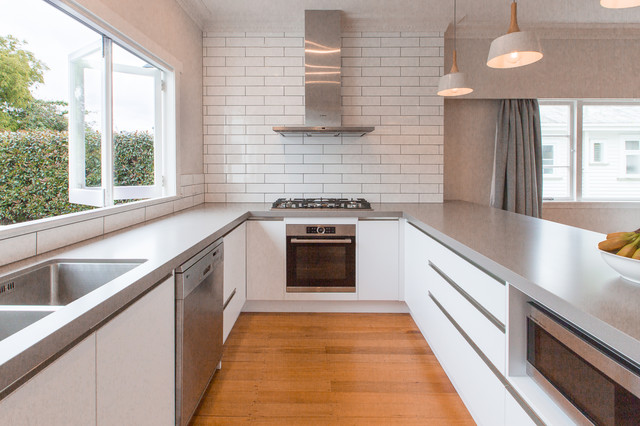 Contemporary Neutral Kitchen contemporary-koek