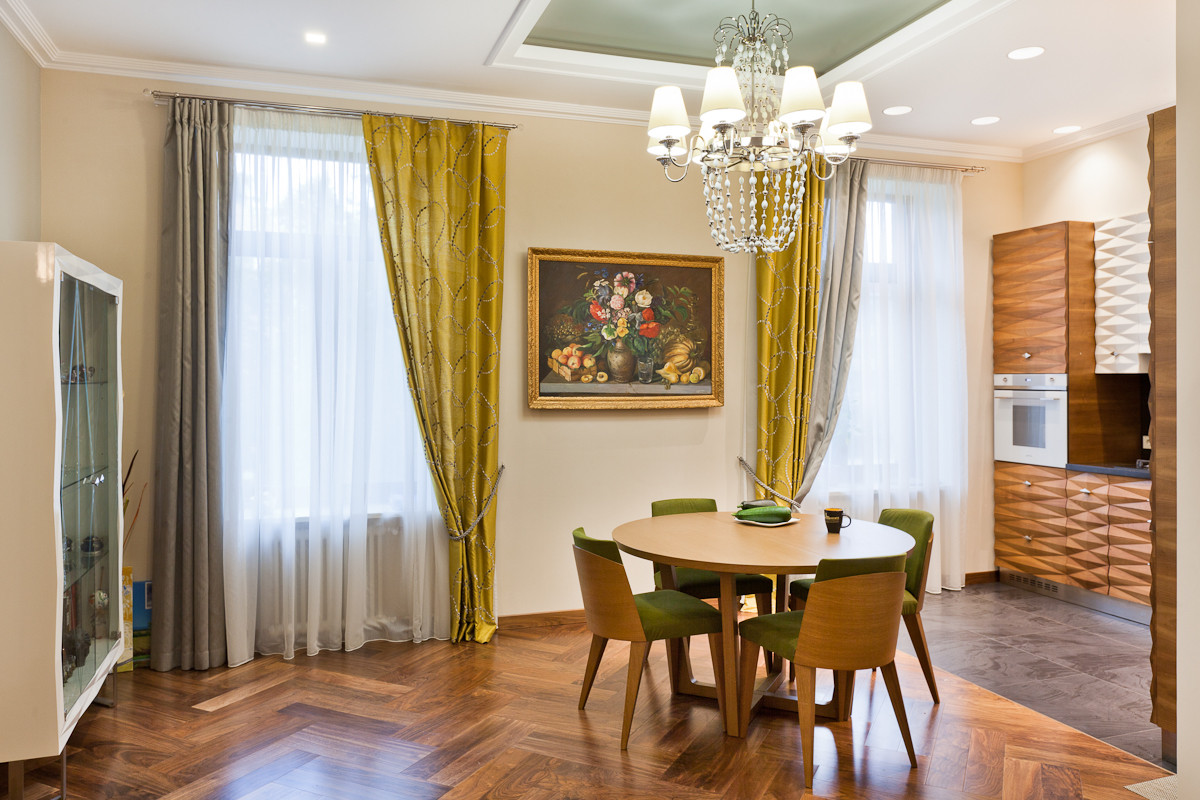 Картина, витрина, камень...