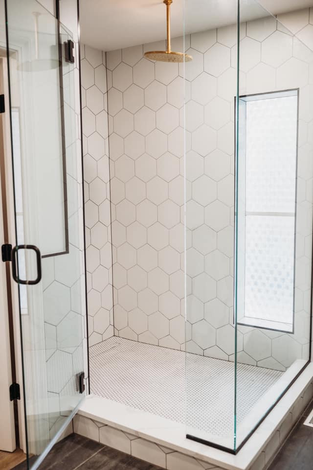 Bathroom - contemporary master bathroom idea in Dallas
