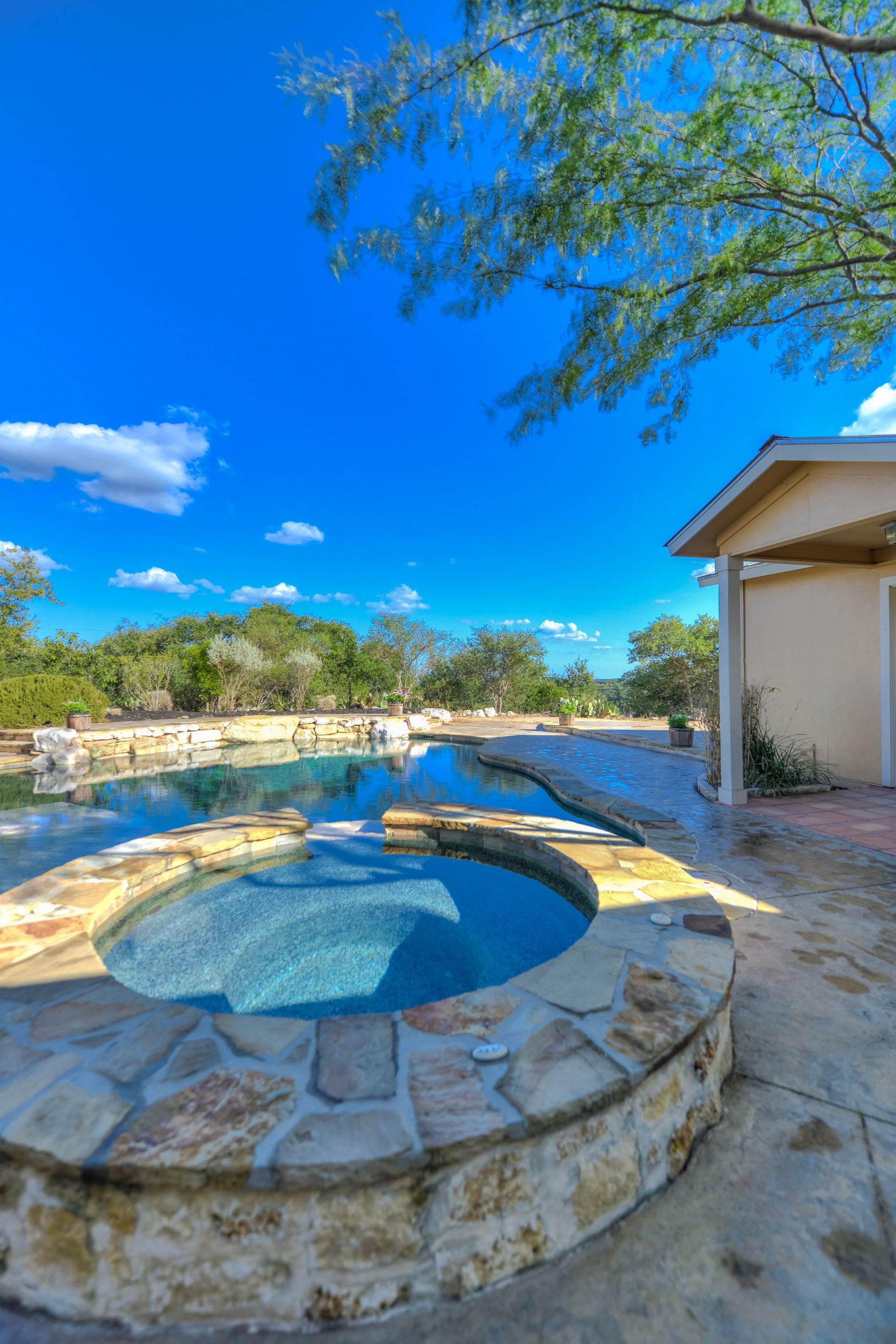 Pipe Creek Freeform Pool/Spa/Outdoor Living