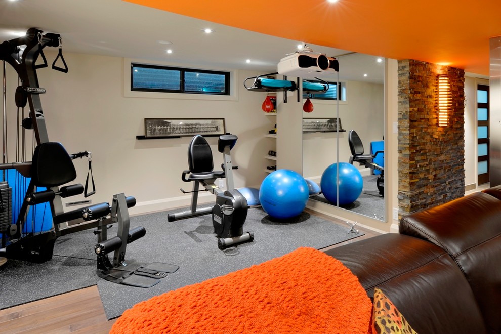 Inspiration for a contemporary home gym in Ottawa.