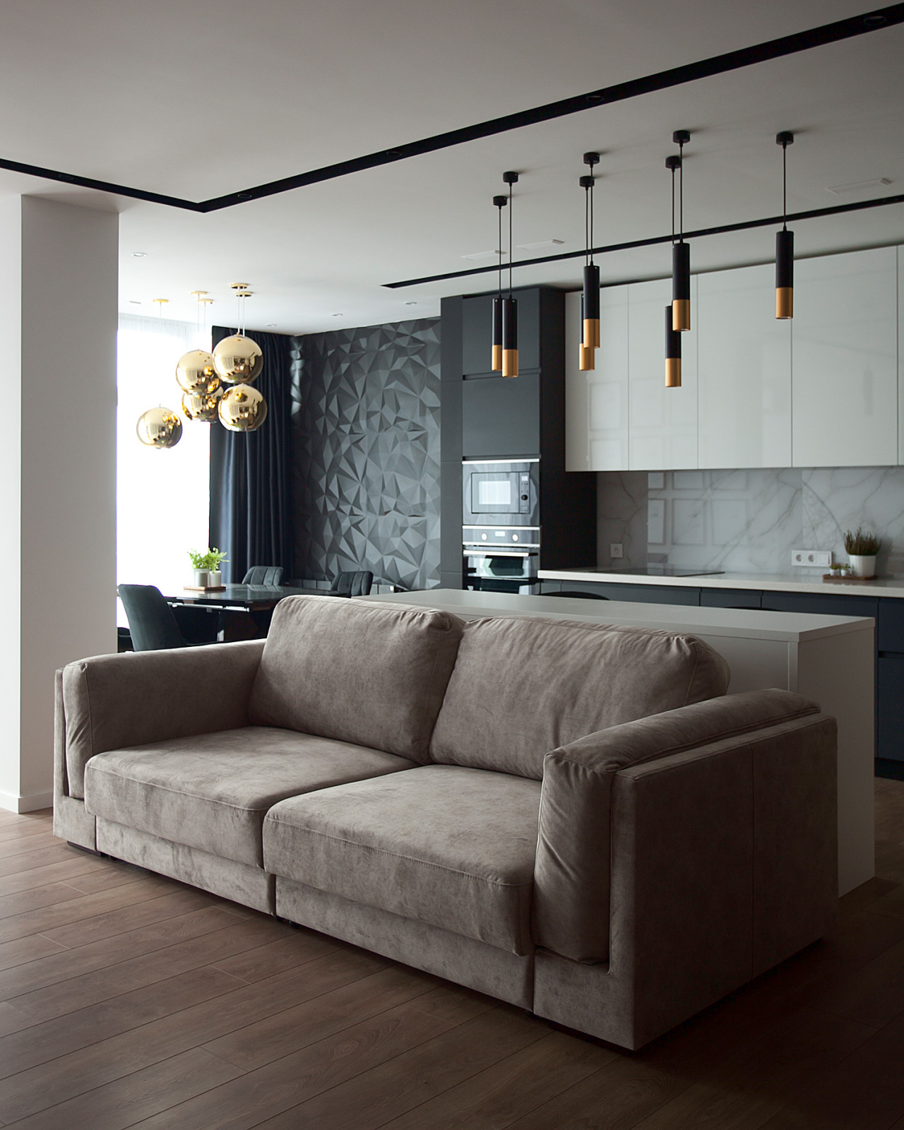 Четырехкомнатная квартира в г. Казани