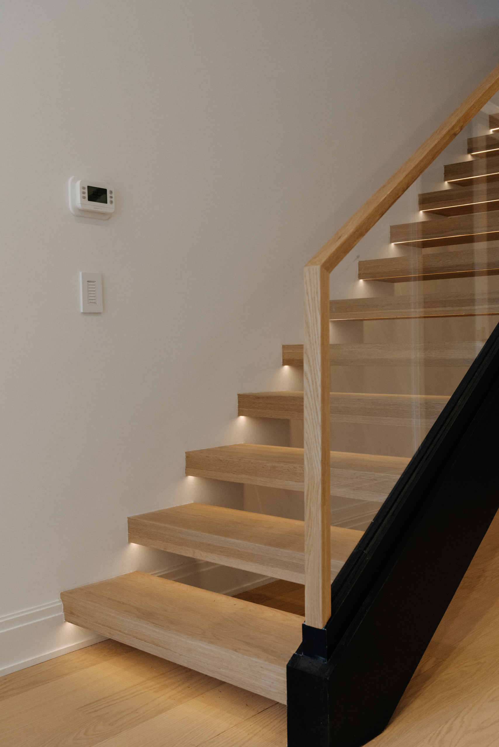 Floating stair