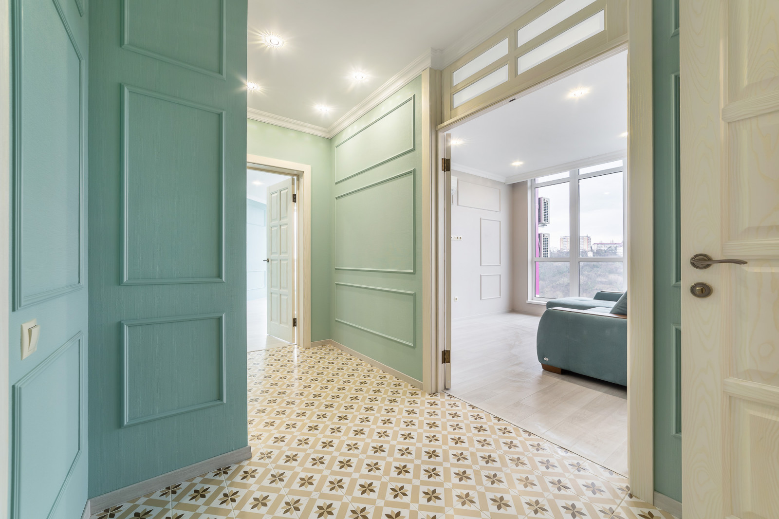 Двух-комнатная квартира в ЖК Раз Два Три (Сочи) в мятных тонах