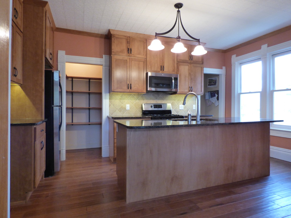 Example of a transitional kitchen design in Cedar Rapids