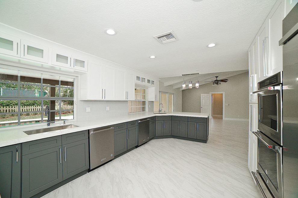 Klein Kitchen