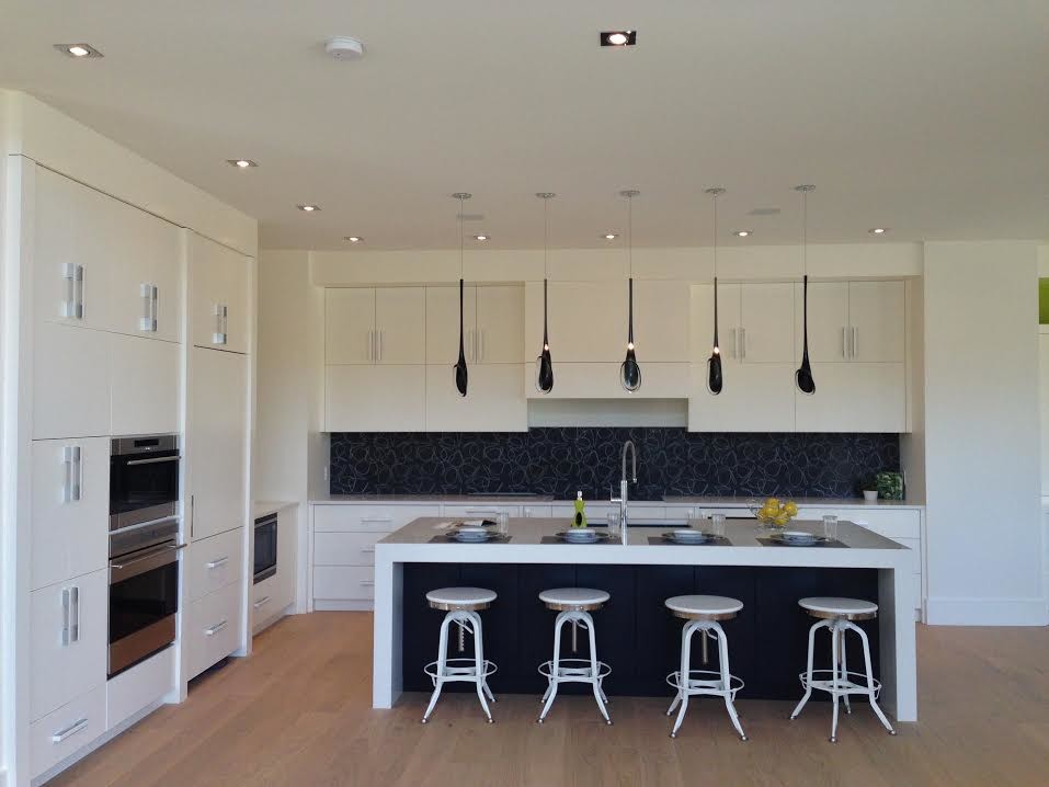 Transitional kitchen photo in Calgary