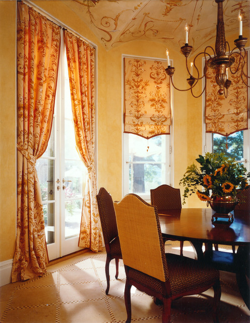Projects traditional-dining-room