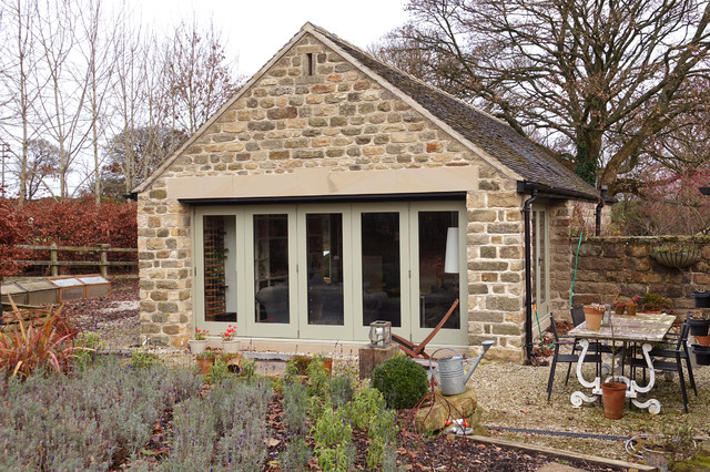 Listed Garage and Pigsty Conversion lantlig-fasad