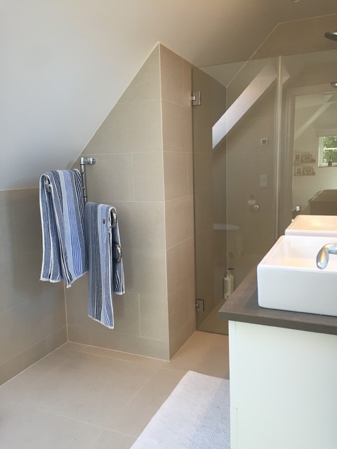 Sk&aring;nehus moderno-stanza-da-bagno