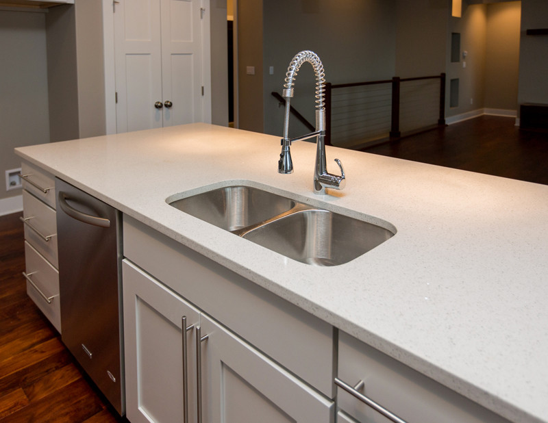 Kitchen - transitional kitchen idea