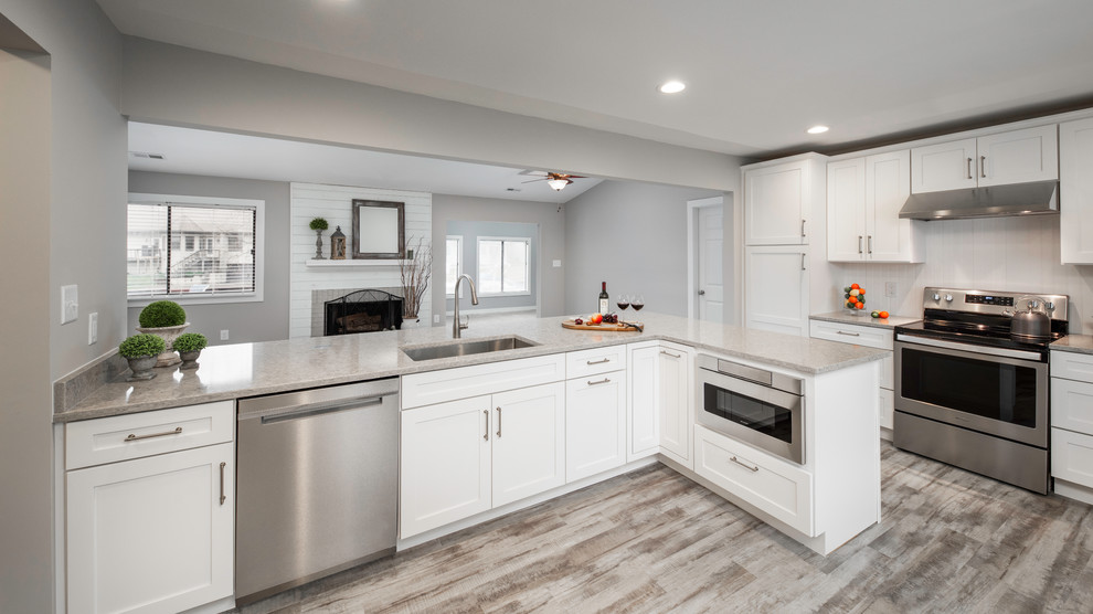 Kitchen - transitional kitchen idea