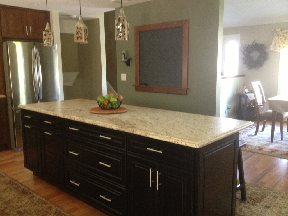Inspiration for an eclectic kitchen remodel in Bridgeport