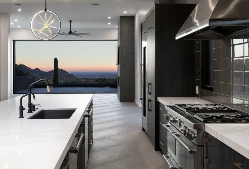 Kitchen - kitchen idea in Phoenix