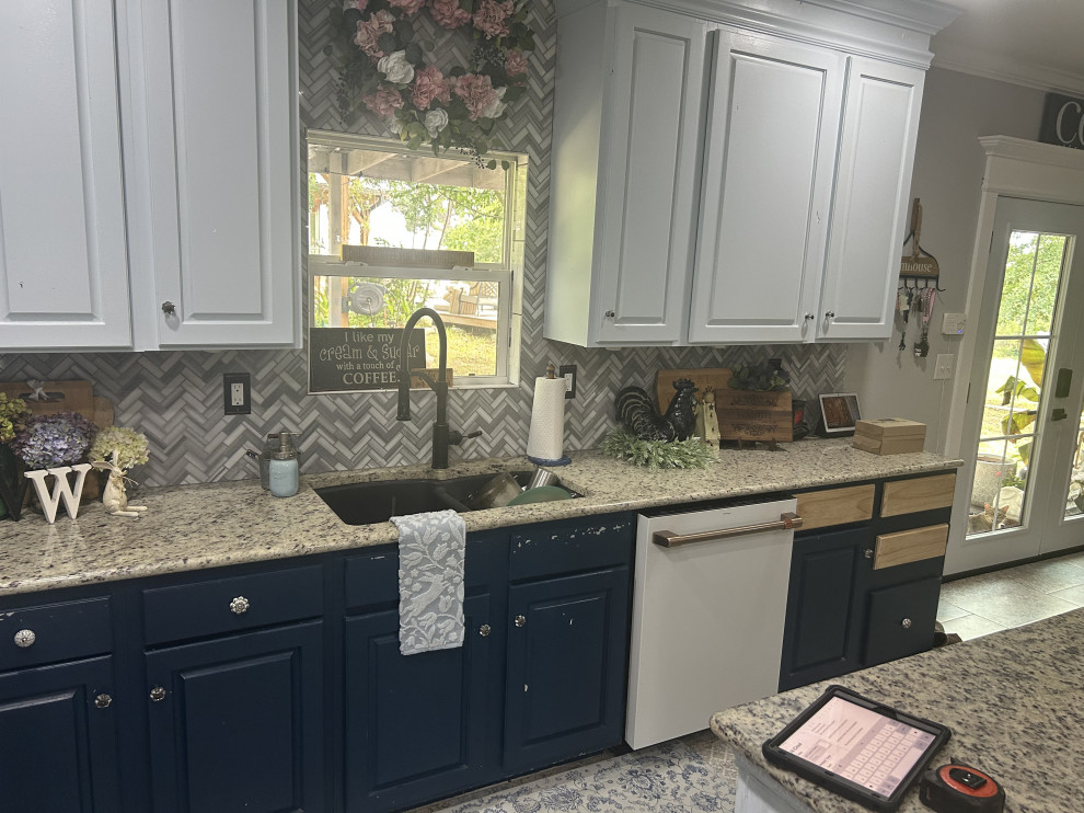 Kitchen - rustic kitchen idea in Austin