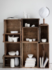 Einrichten mit simplen Holzregalen | Sweet Home 