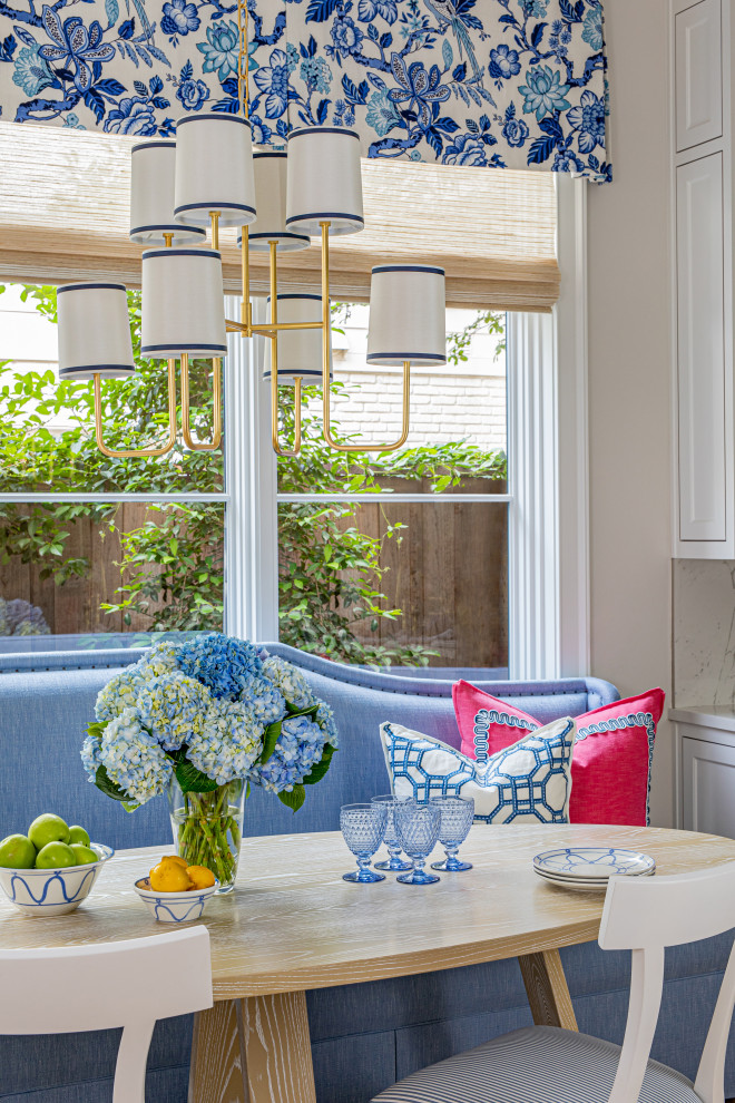 Home design - transitional home design idea in Dallas