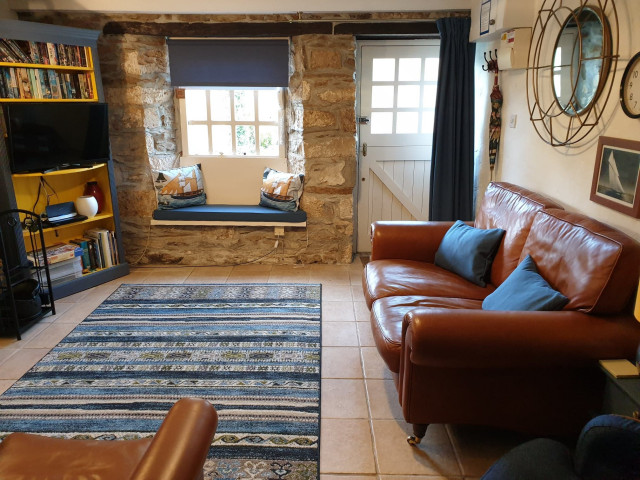 May Cottage maritim-vardagsrum
