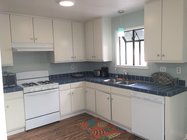 Sea View at Shelter Cove coastal-kitchen