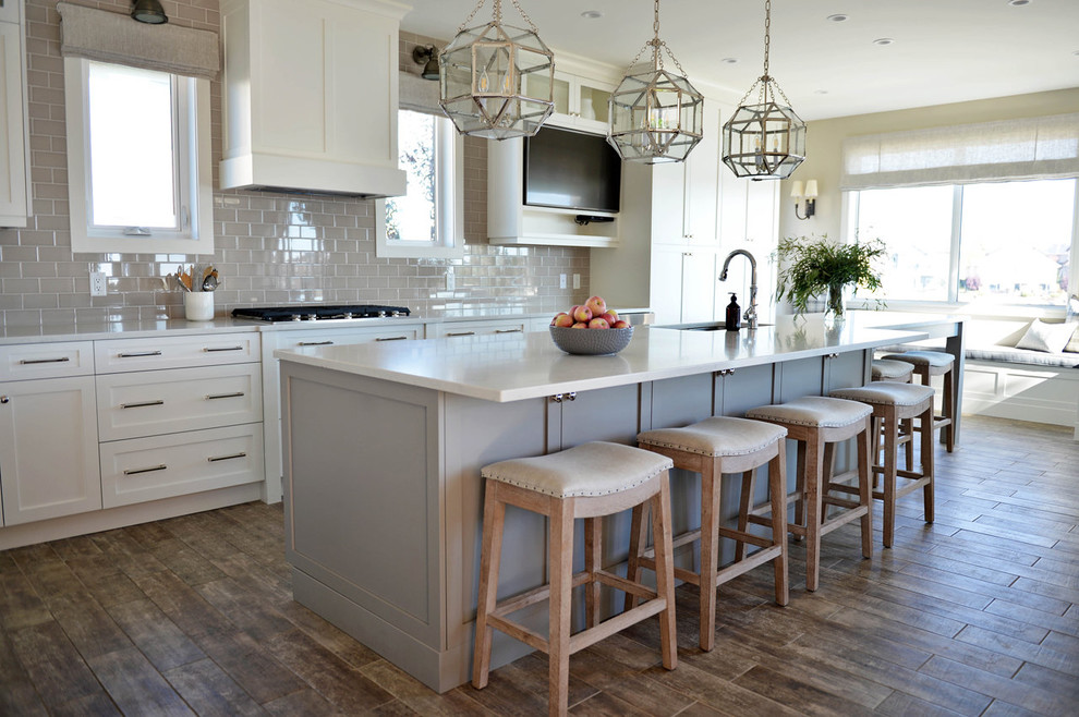 Kitchen - transitional kitchen idea in Calgary