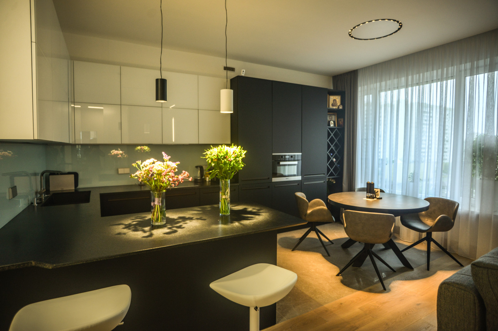 Квартира 110 кв. м - Монохром