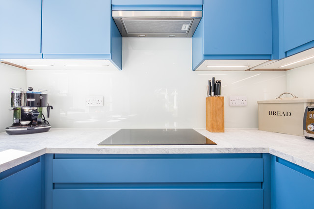 A Kind or Blue contemporaneo-cocina