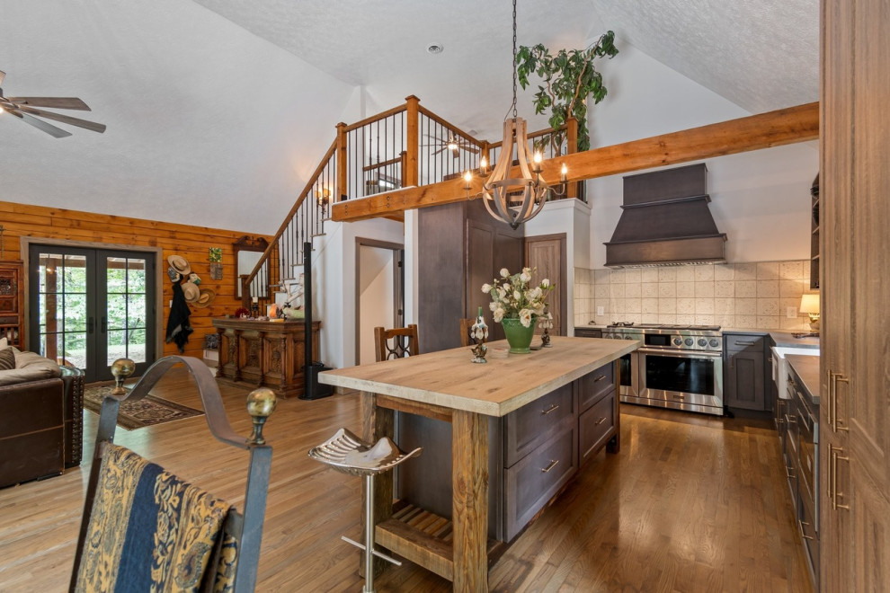Kitchen - kitchen idea in Charleston