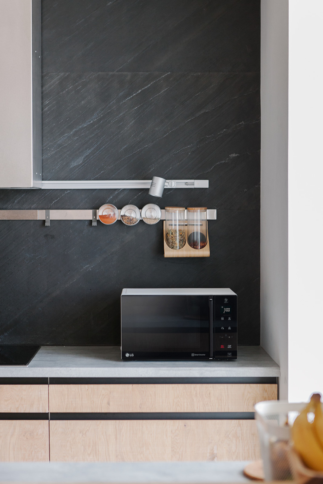 LG NeoChef в интерьере