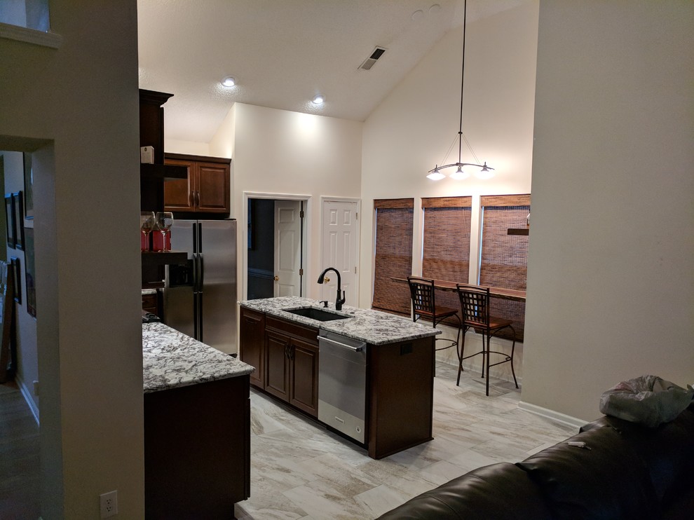 Example of a transitional kitchen design in Charlotte