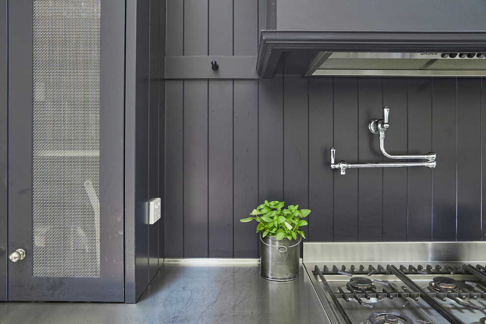Photo of a traditional kitchen in Sydney.