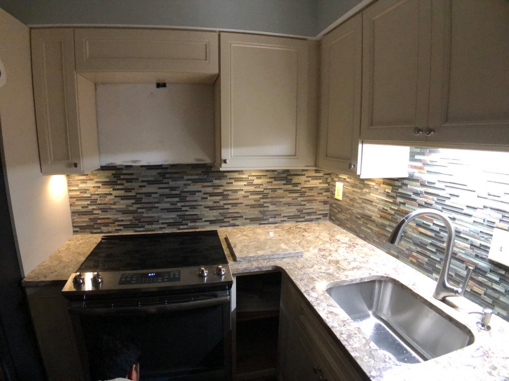 Kitchen - contemporary kitchen idea