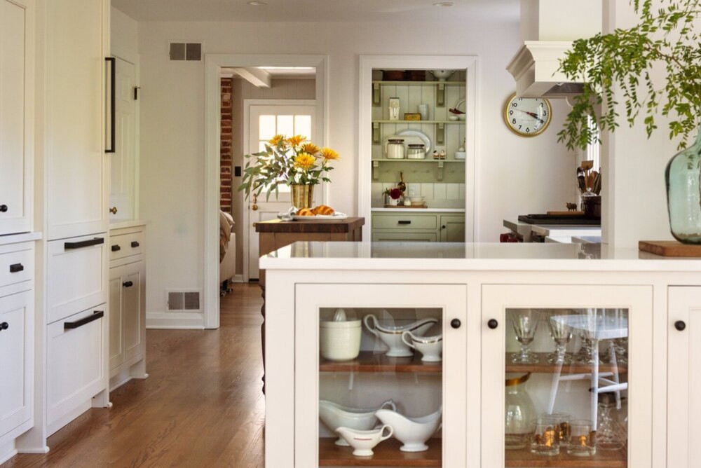 Traditional Modern Kitchen with a Beaded Inset Design