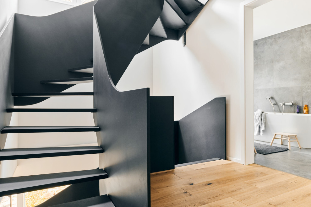 Черная лестница