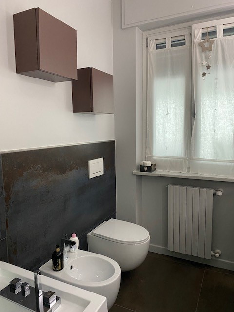I nuovi sanitari nel bagno padronale
