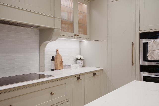 Radlett Kitchen traditional-kitchen